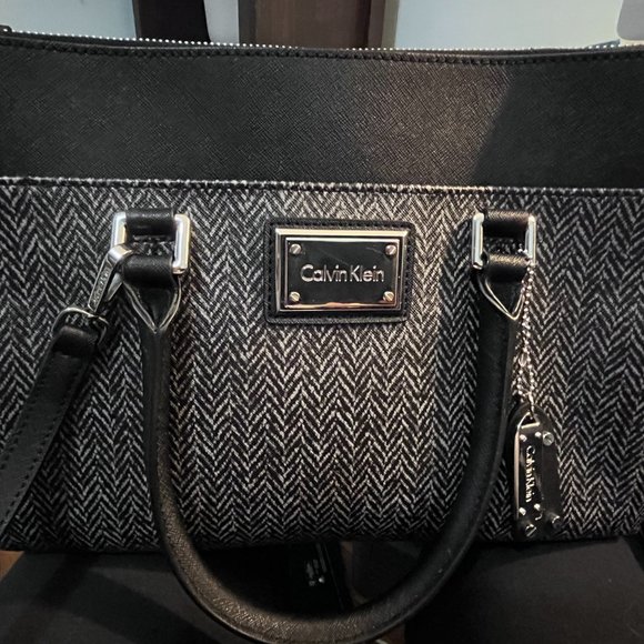 Handbag - Picture 2 of 5